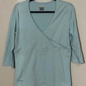 Columbia Titanium Women's Boundless Days V-neck crossover l/s active wear shirt